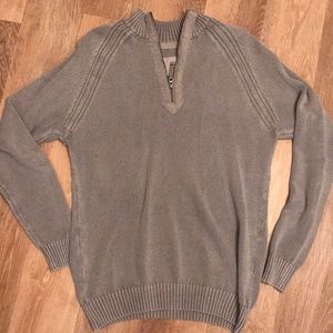 Men’s quarter zip sweater